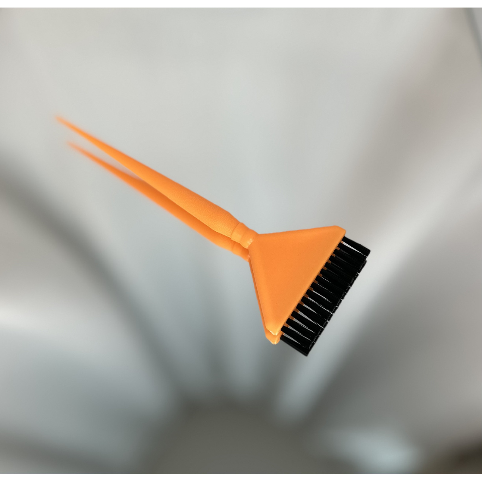 Кисть для кератина c коротким ворсом средней жесткости, оранжевая